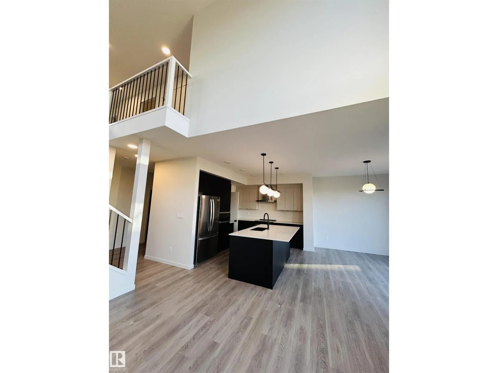 2203 158 ST SW