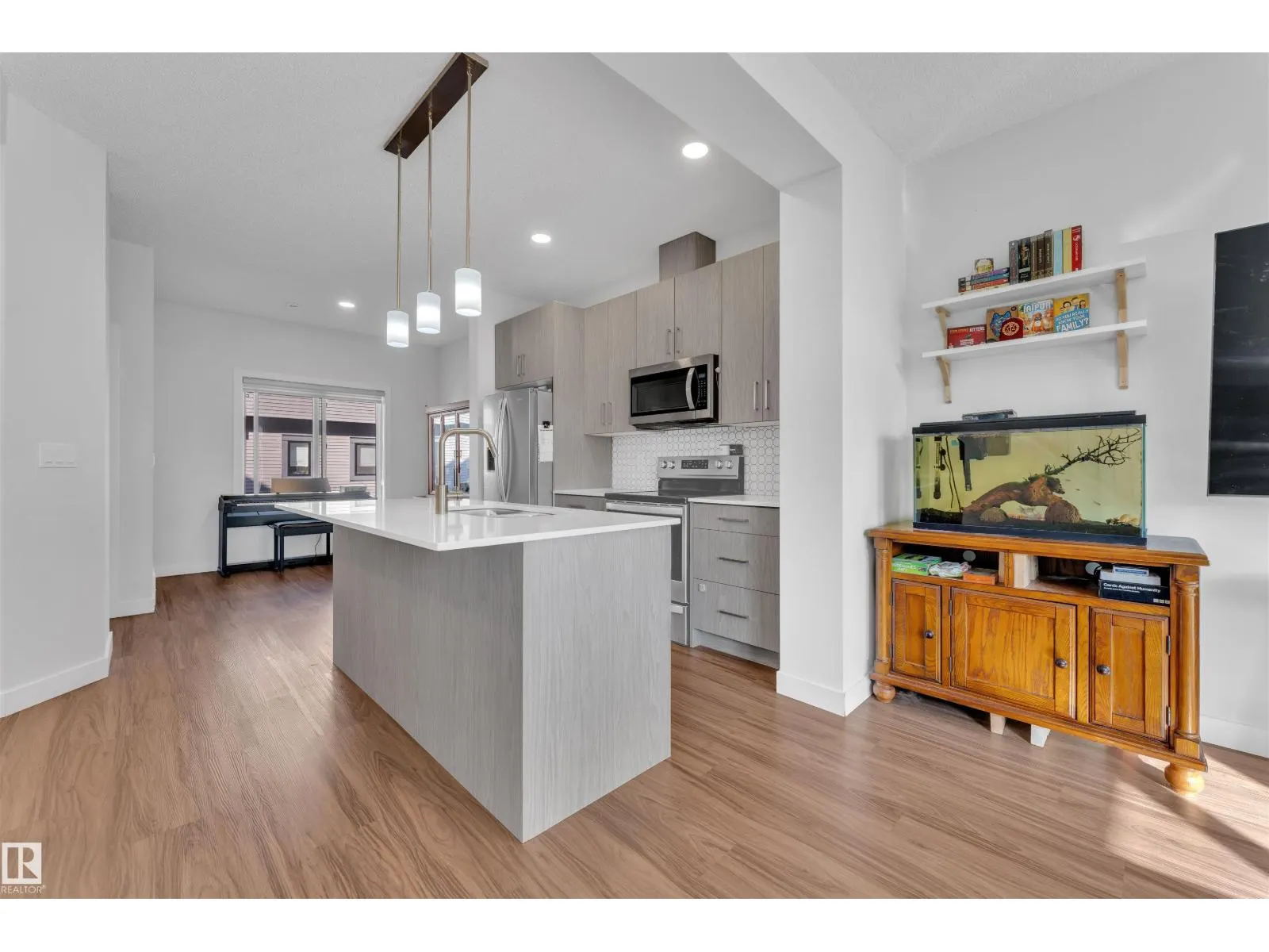 #83 1010 RABBIT HILL RD SW