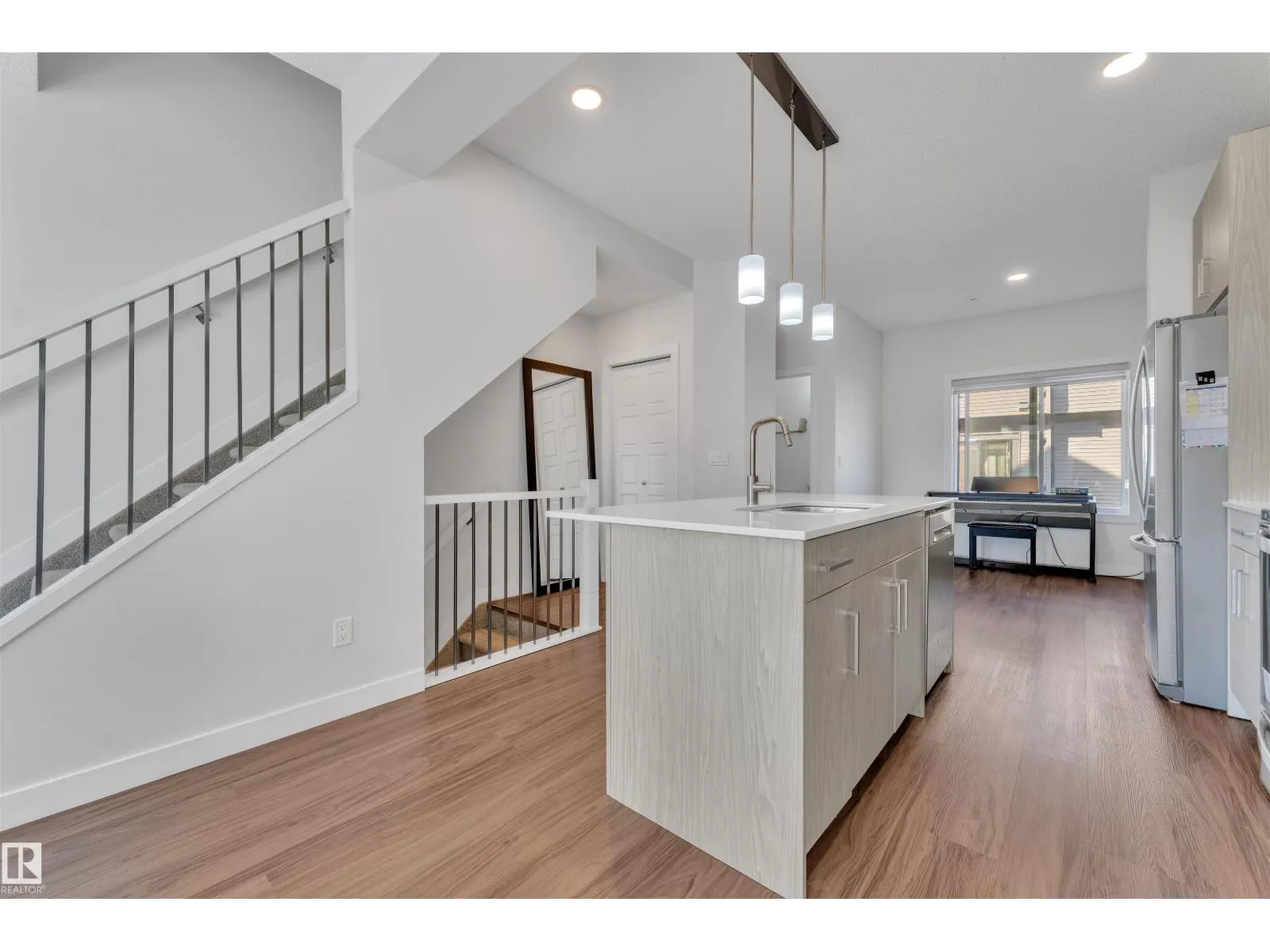 #83 1010 RABBIT HILL RD SW
