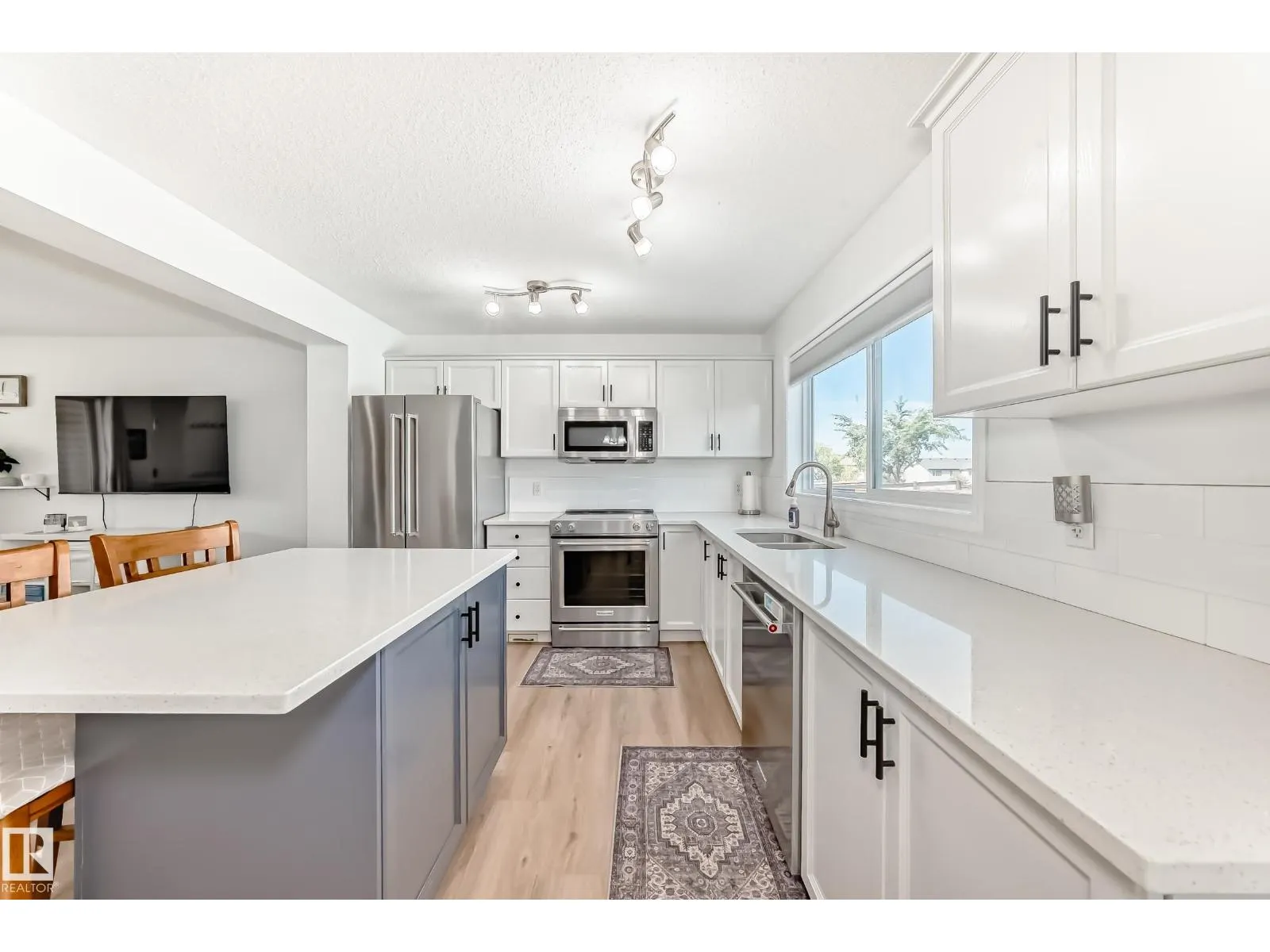 246 SUMMERTON CR