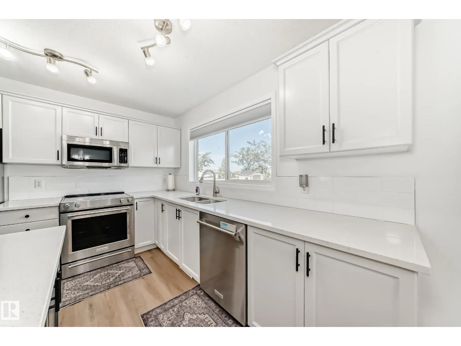 246 SUMMERTON CR