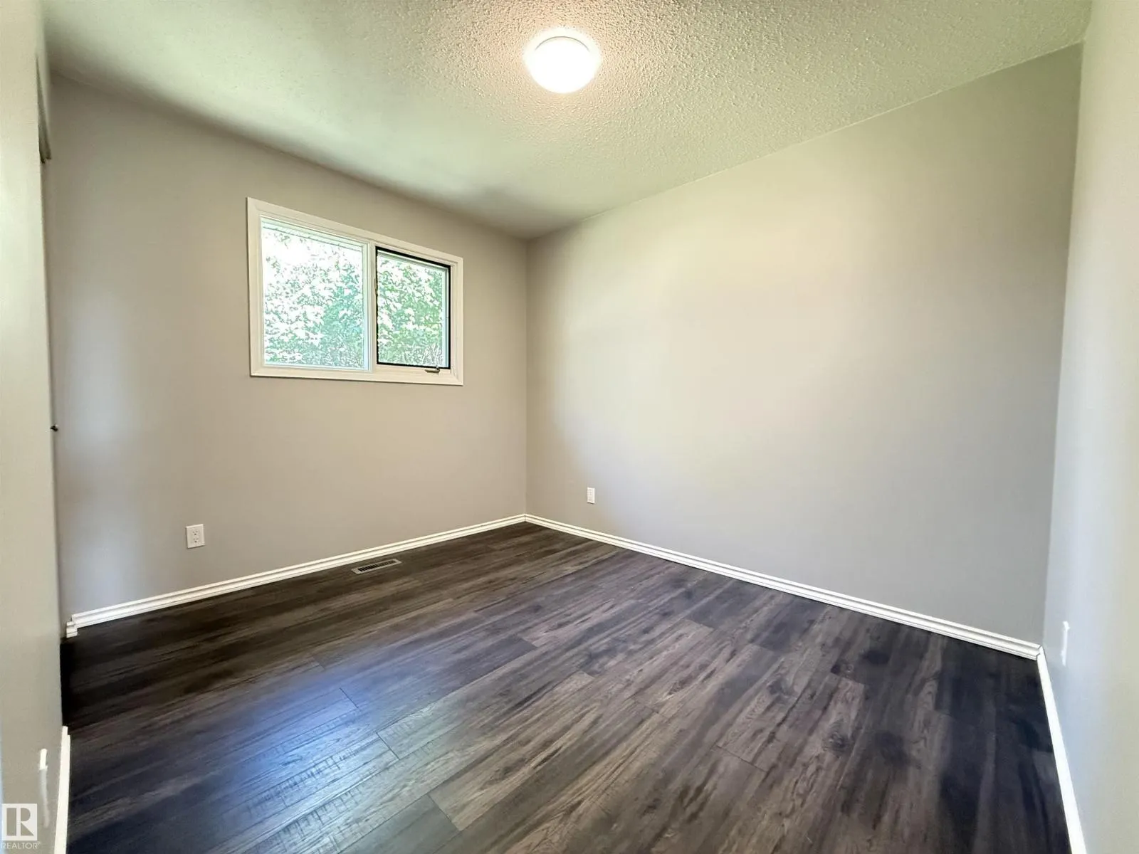142 GARNET RD