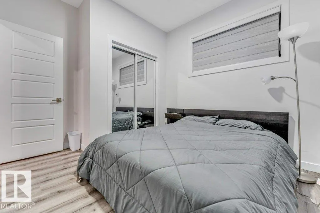 1522 17 AV NW
