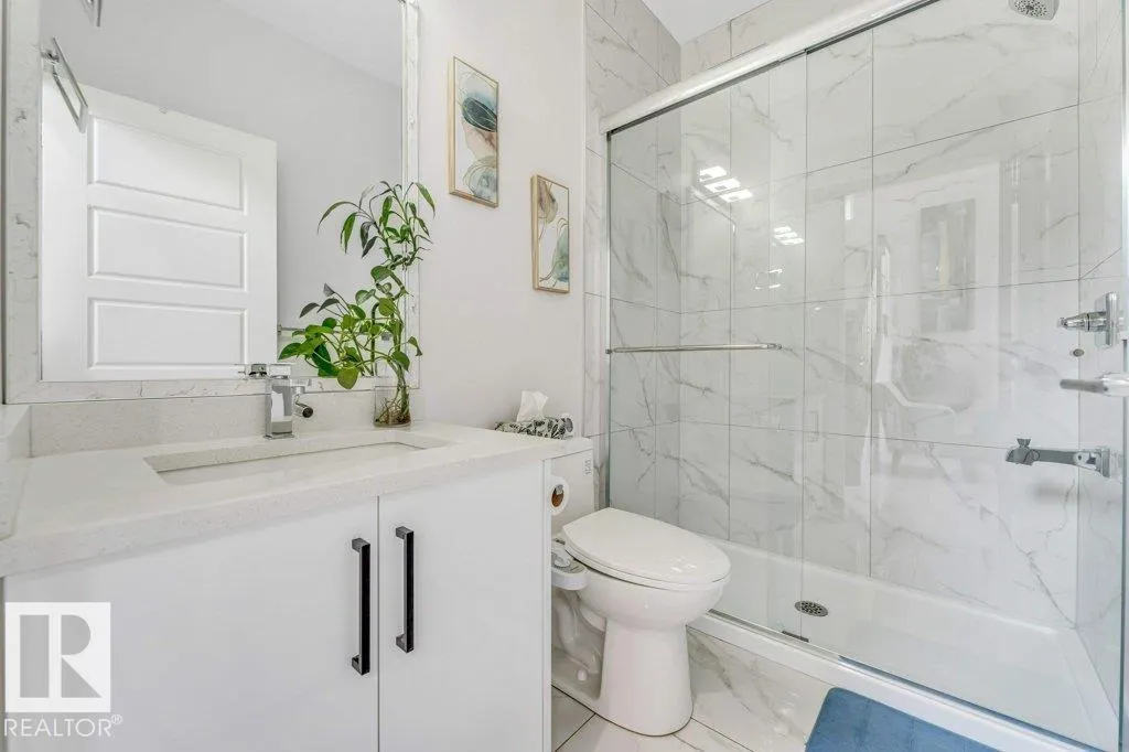 1522 17 AV NW