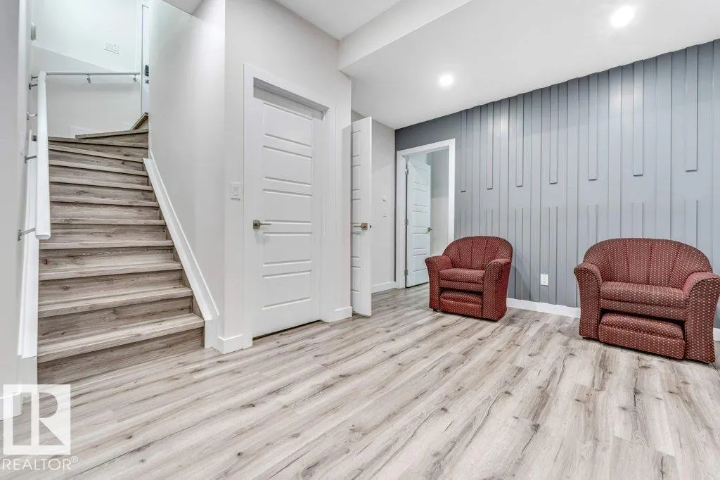 1522 17 AV NW