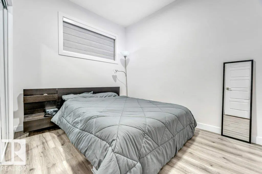 1522 17 AV NW