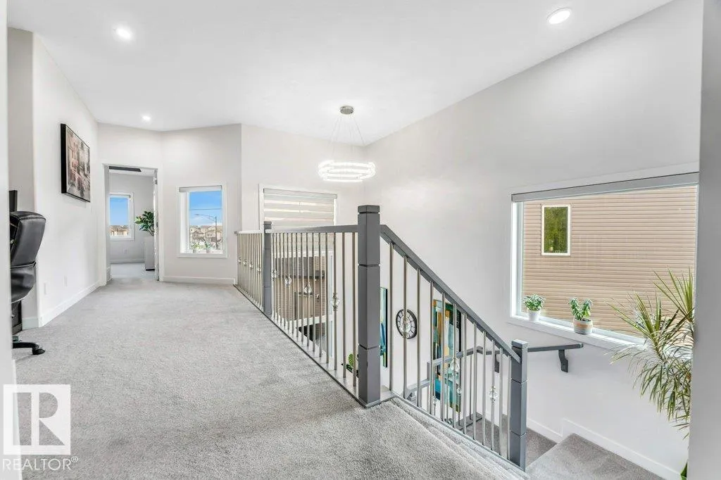 1522 17 AV NW