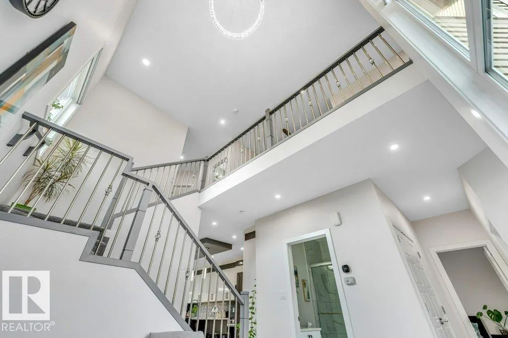 1522 17 AV NW