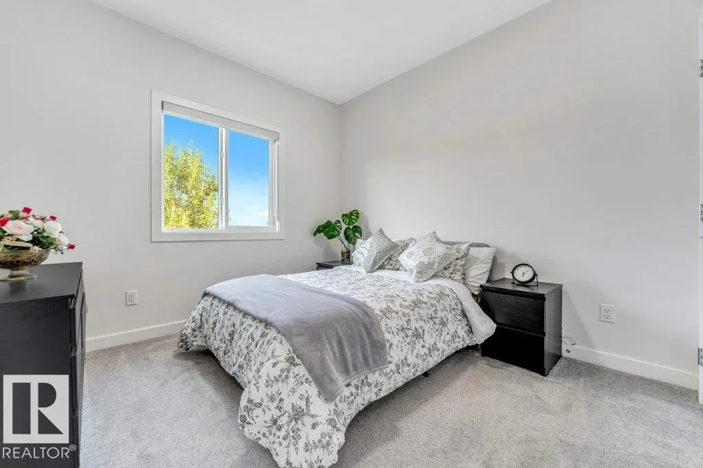 1522 17 AV NW