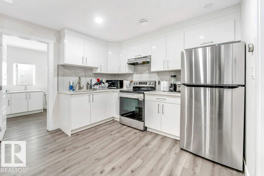 1522 17 AV NW