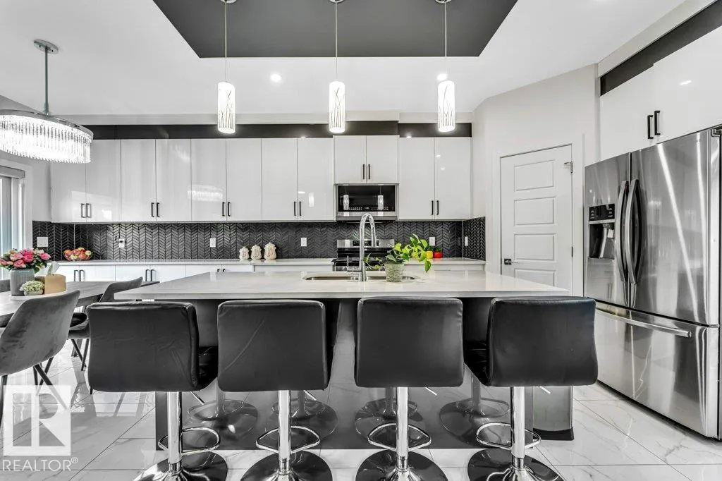 1522 17 AV NW
