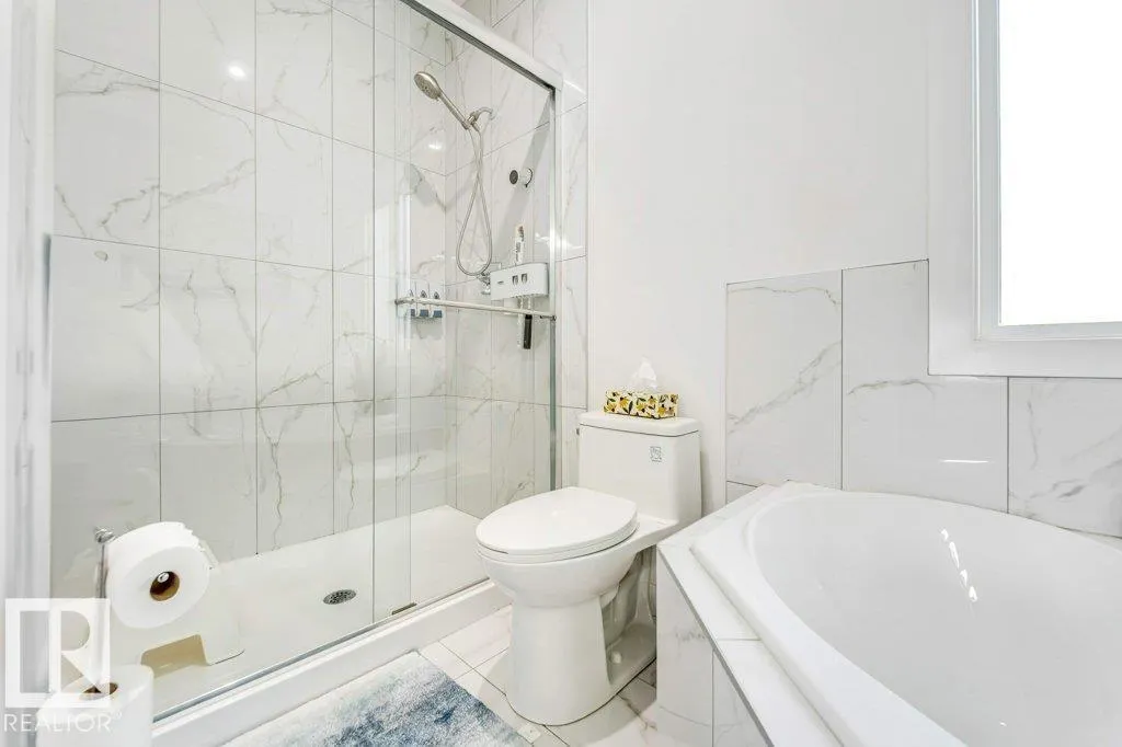 1522 17 AV NW
