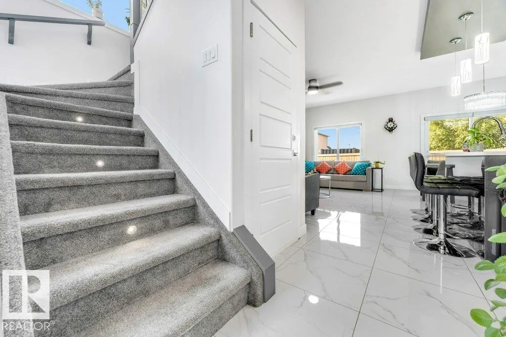 1522 17 AV NW