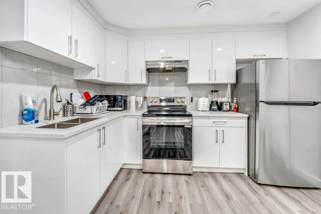 1522 17 AV NW