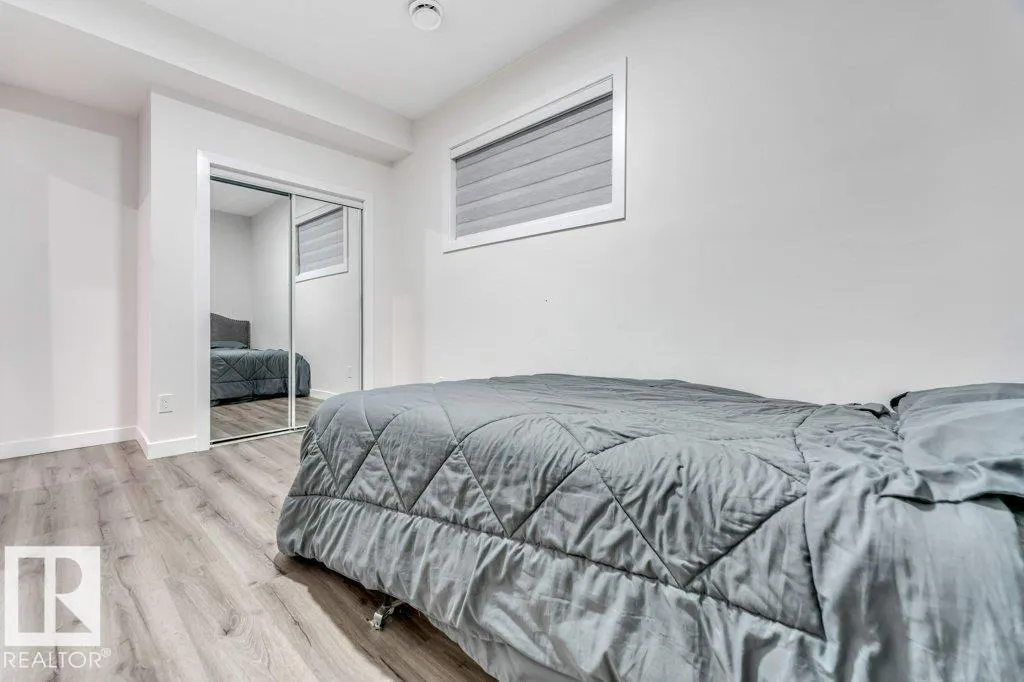 1522 17 AV NW