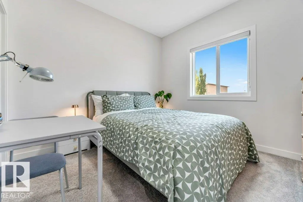 1522 17 AV NW