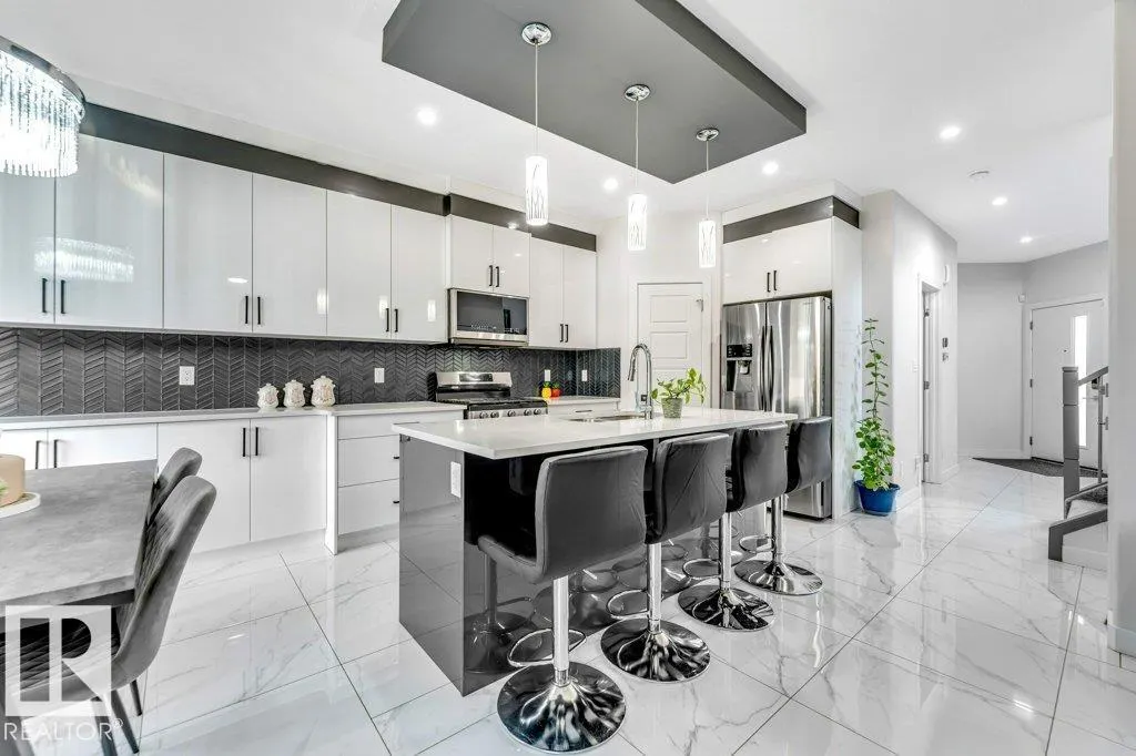 1522 17 AV NW