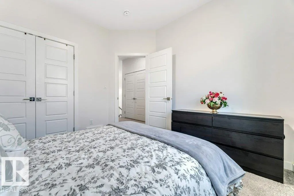 1522 17 AV NW
