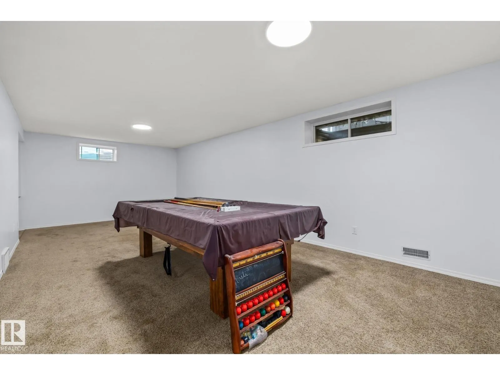 209 Bancroft CL NW
