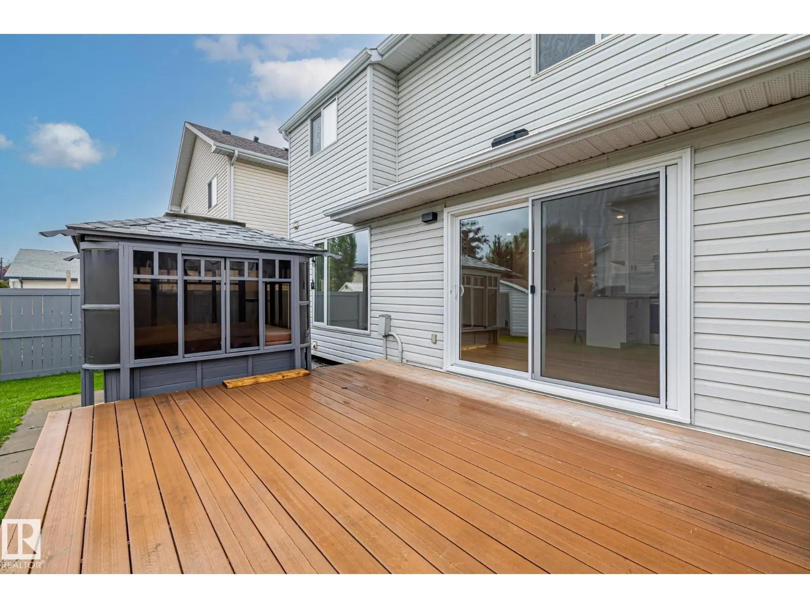 209 Bancroft CL NW