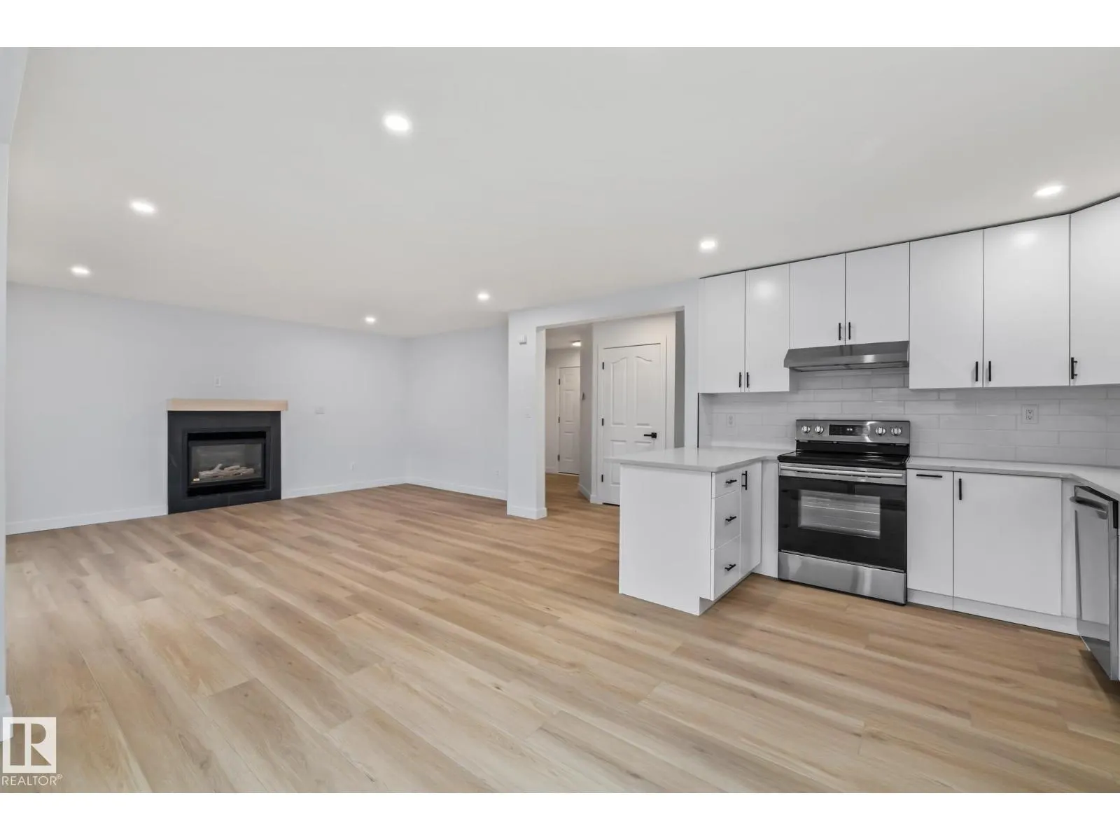 209 Bancroft CL NW
