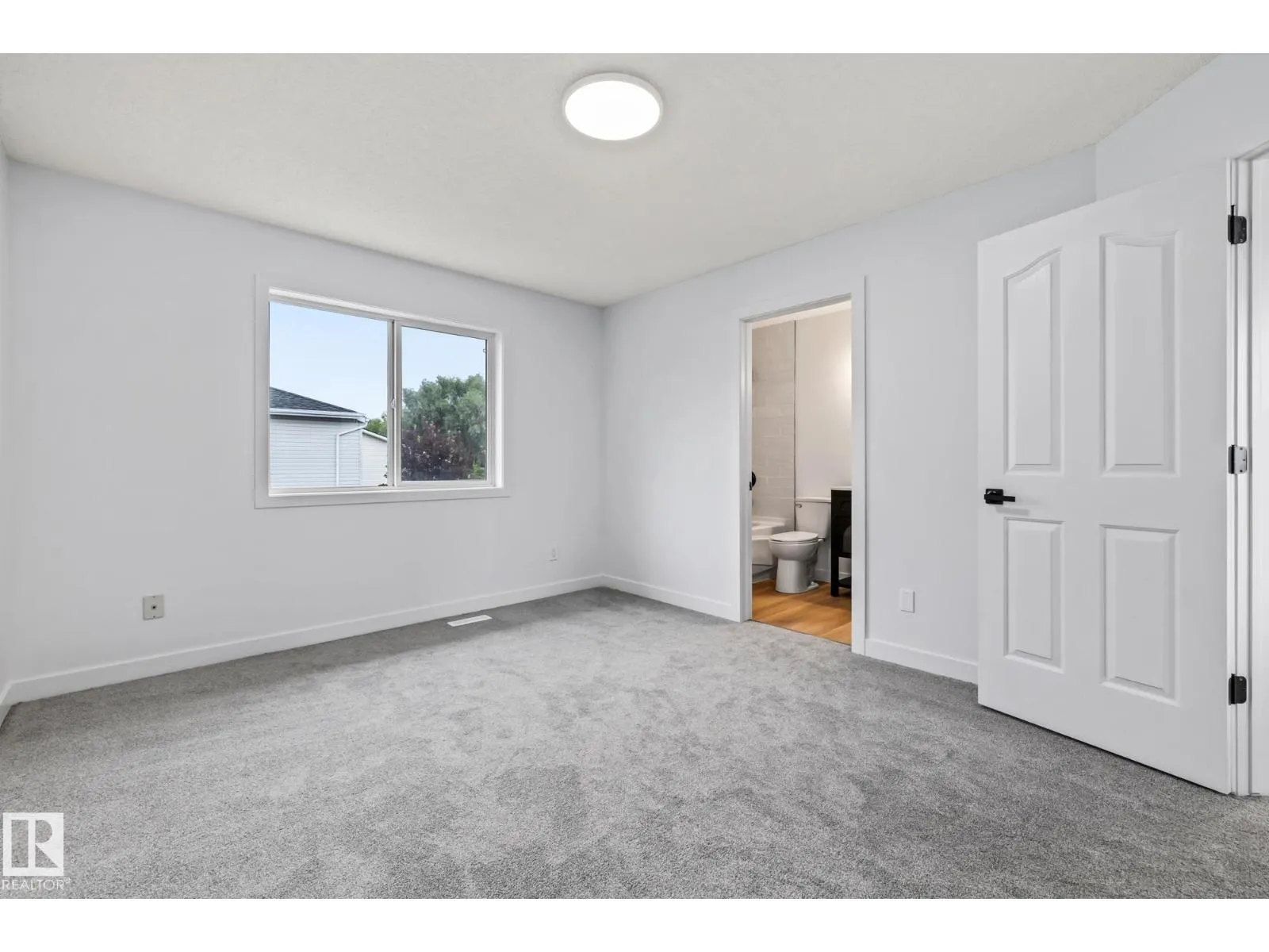 209 Bancroft CL NW