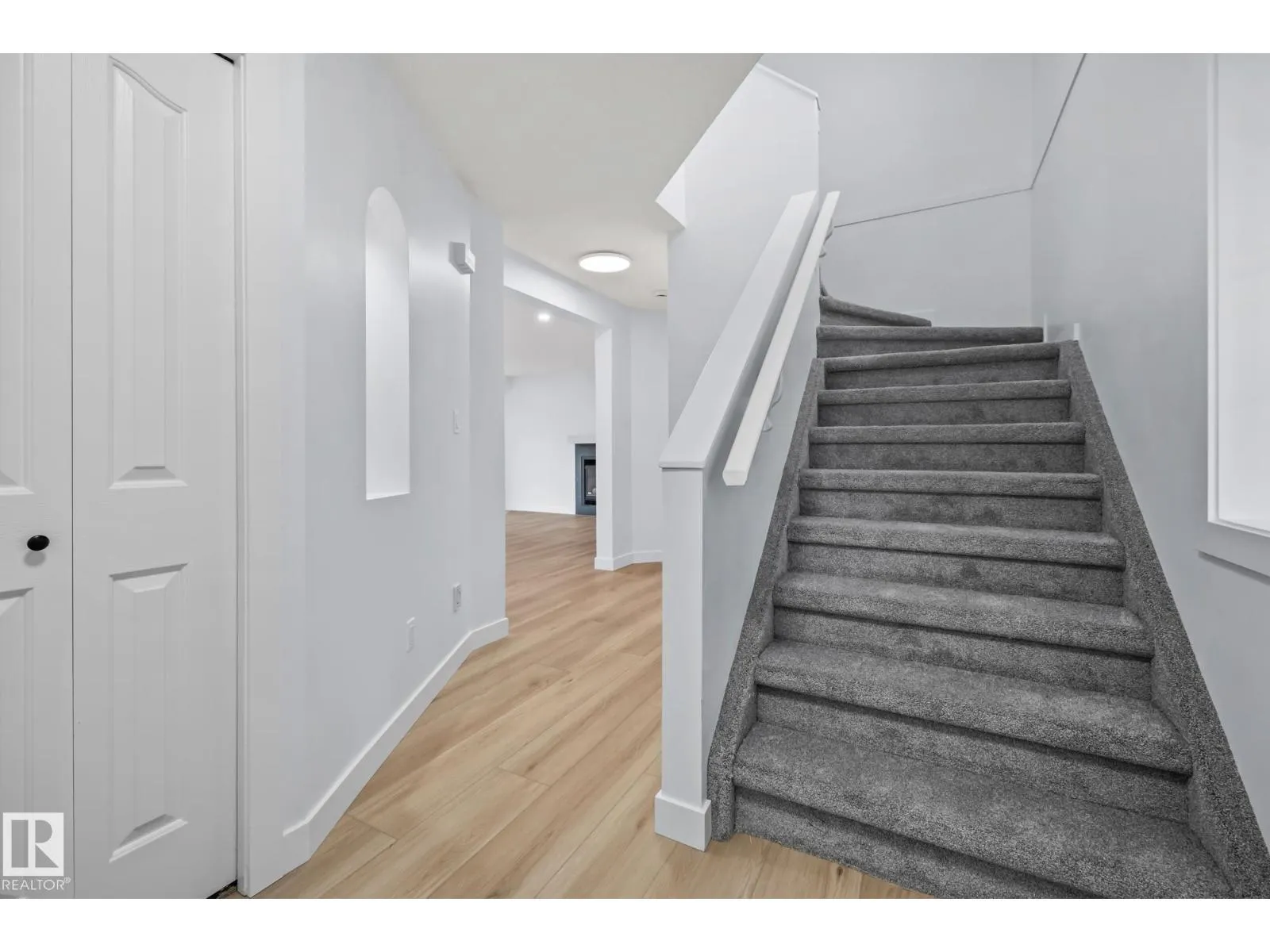 209 Bancroft CL NW
