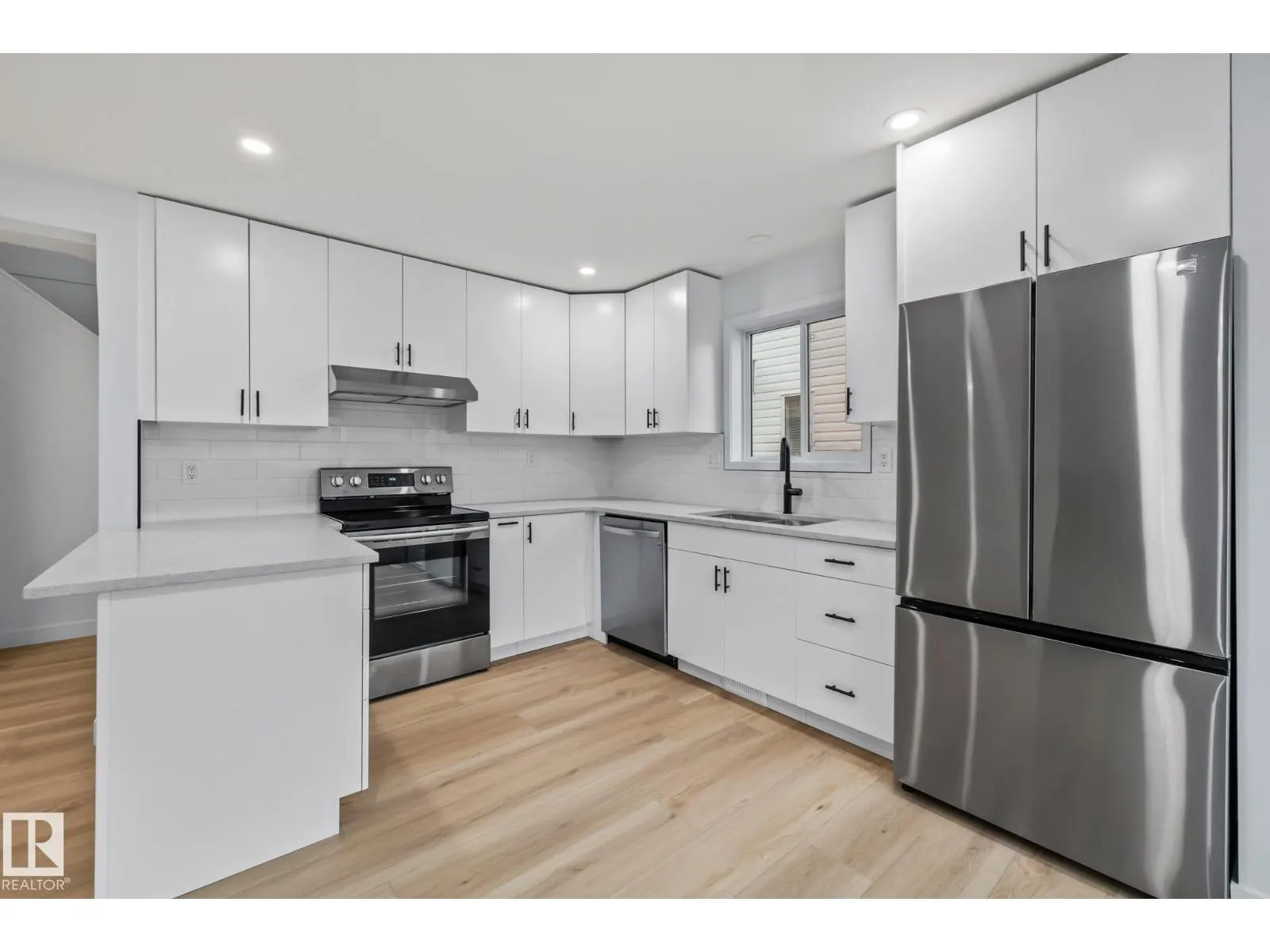 209 Bancroft CL NW