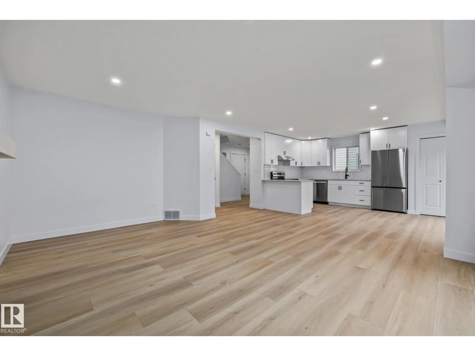 209 Bancroft CL NW