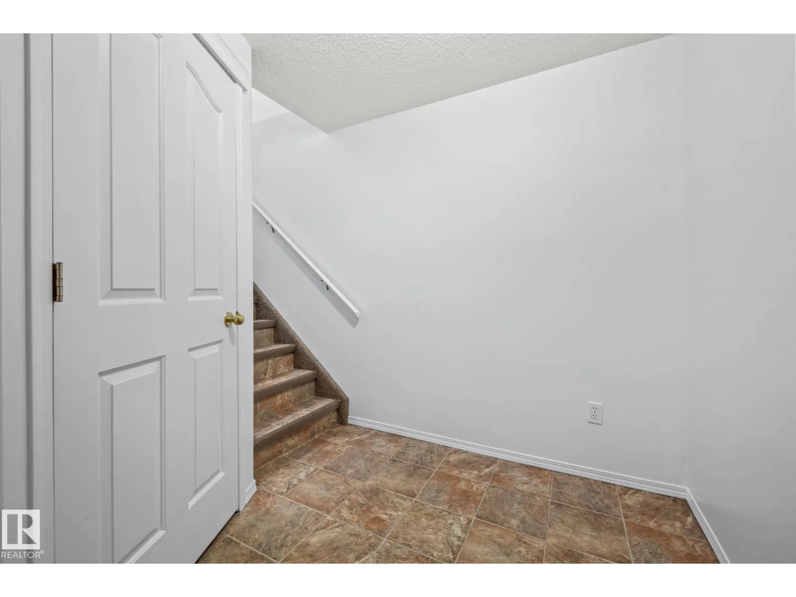 209 Bancroft CL NW