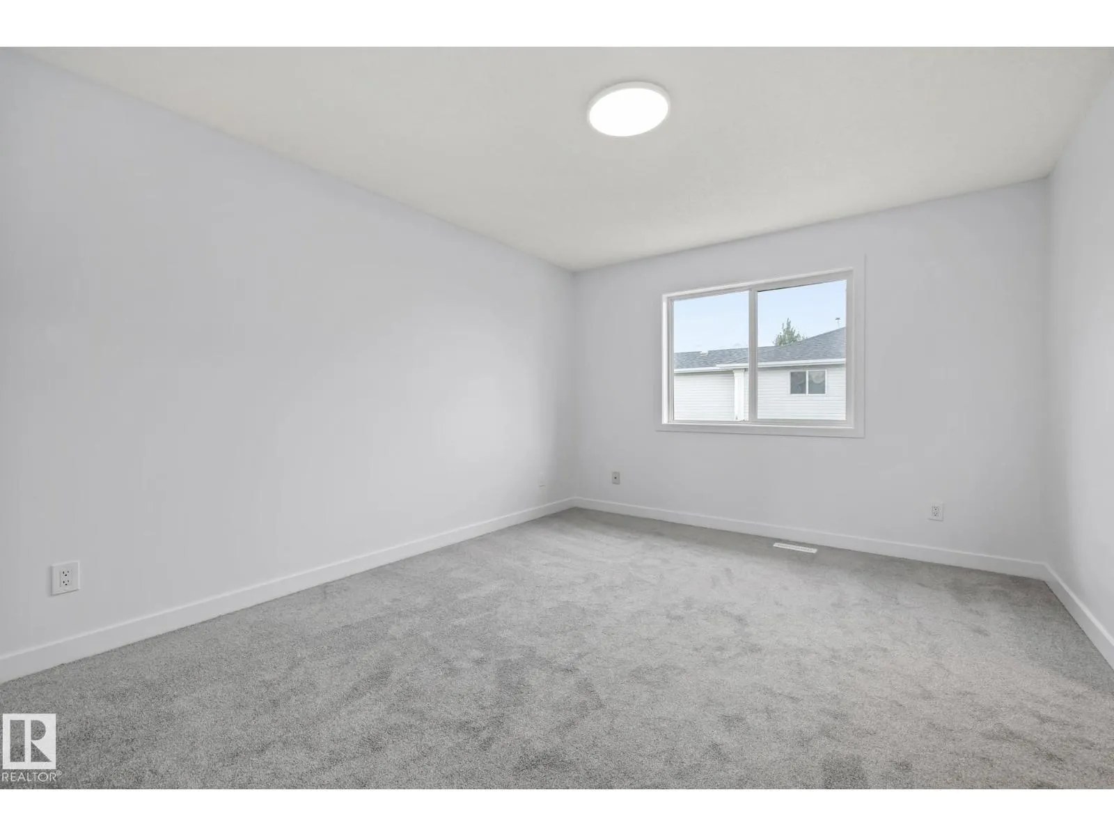 209 Bancroft CL NW