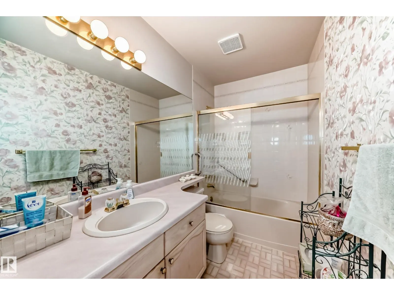 #116 17151 94A AV NW
