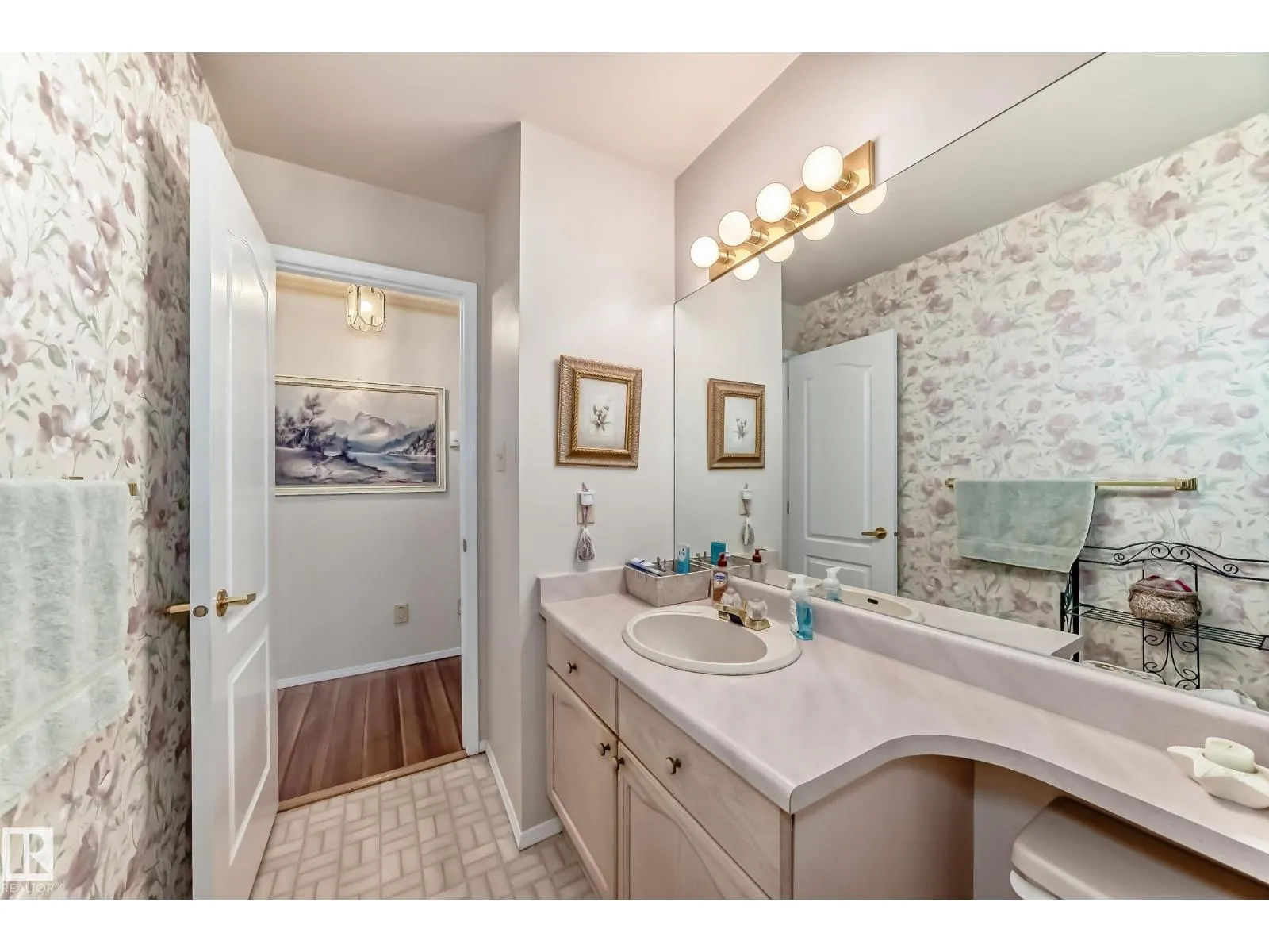 #116 17151 94A AV NW