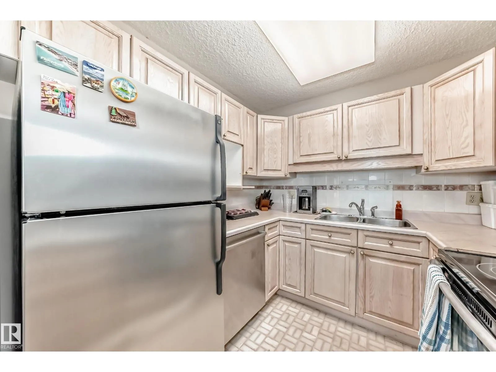#116 17151 94A AV NW