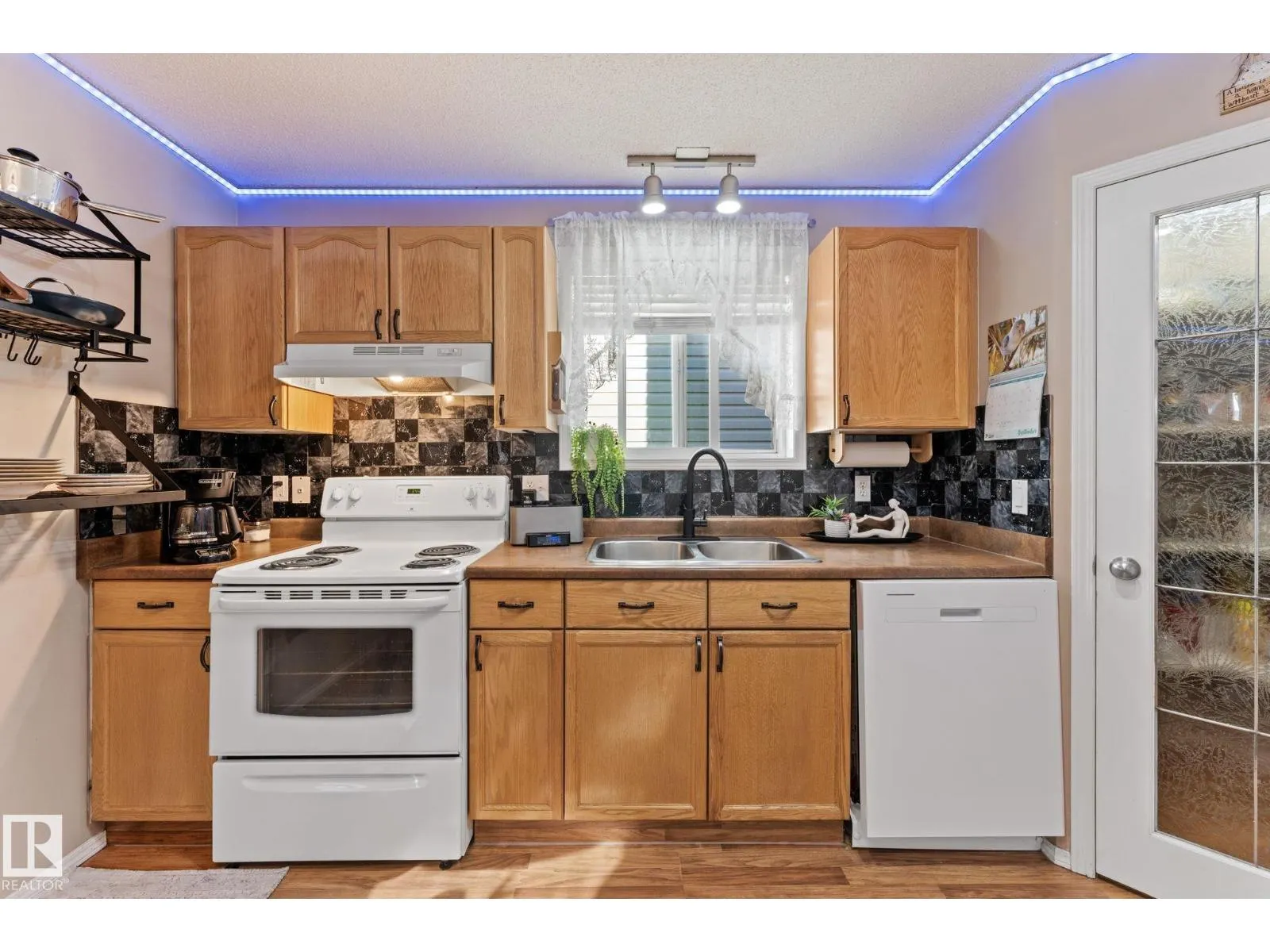 17348 90 ST NW NW