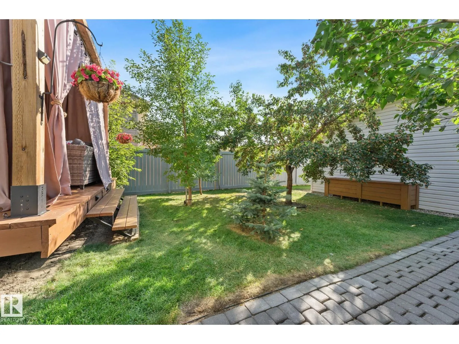17348 90 ST NW NW