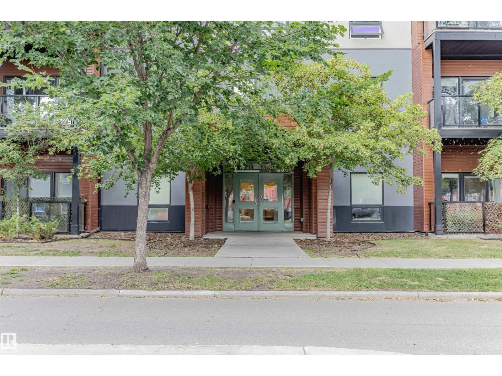 #204 10006 83 AV NW