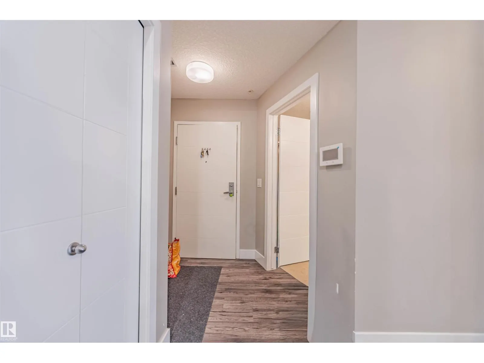 #204 10006 83 AV NW