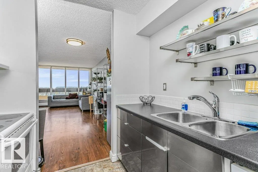 #143 8735 165 ST NW