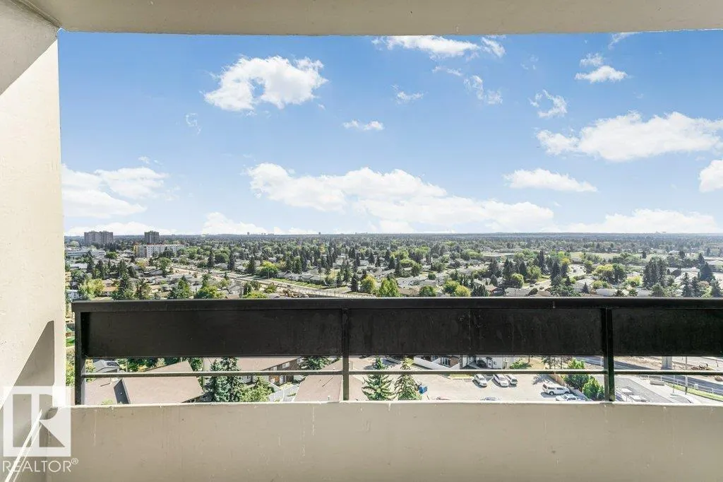 #143 8735 165 ST NW