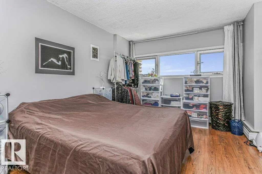 #143 8735 165 ST NW