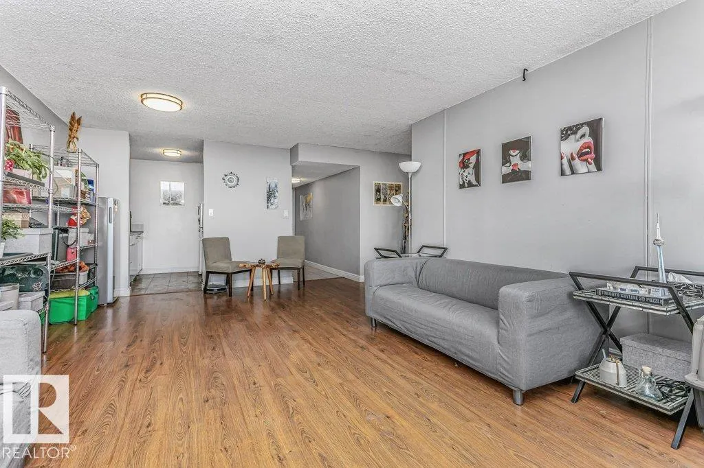 #143 8735 165 ST NW