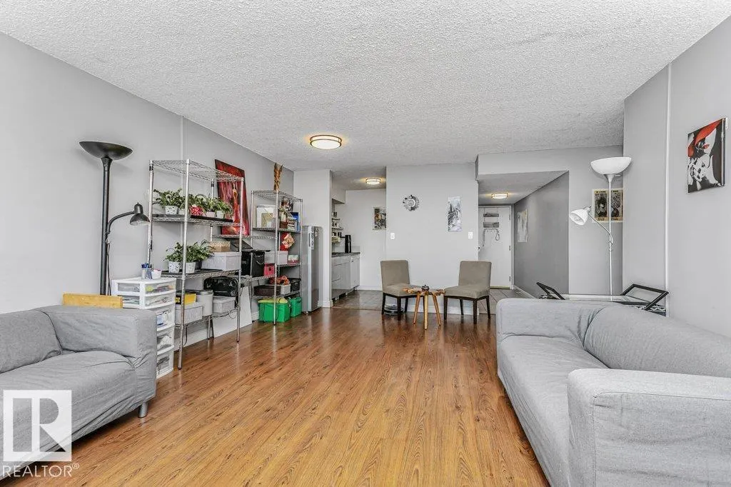 #143 8735 165 ST NW