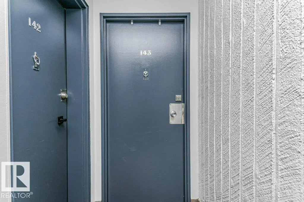 #143 8735 165 ST NW