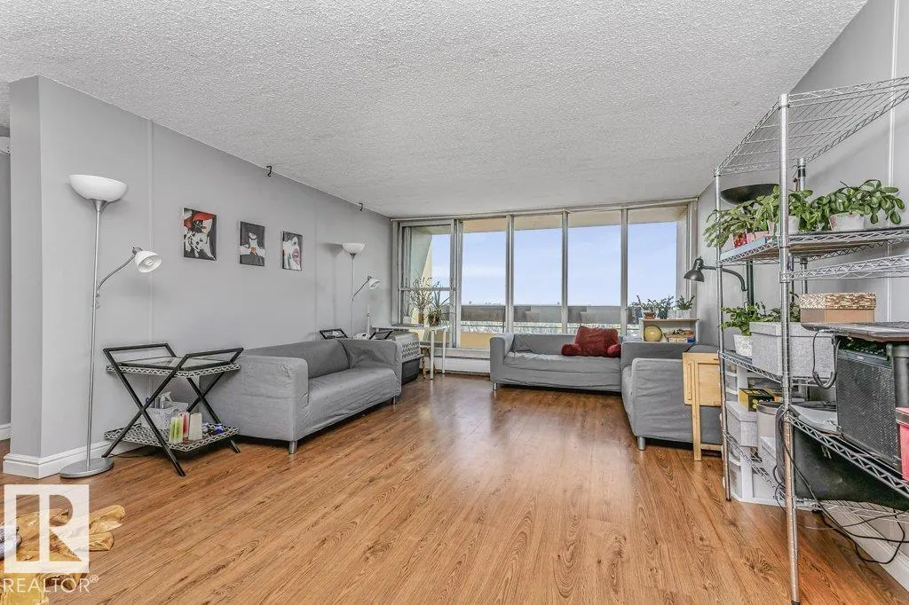 #143 8735 165 ST NW