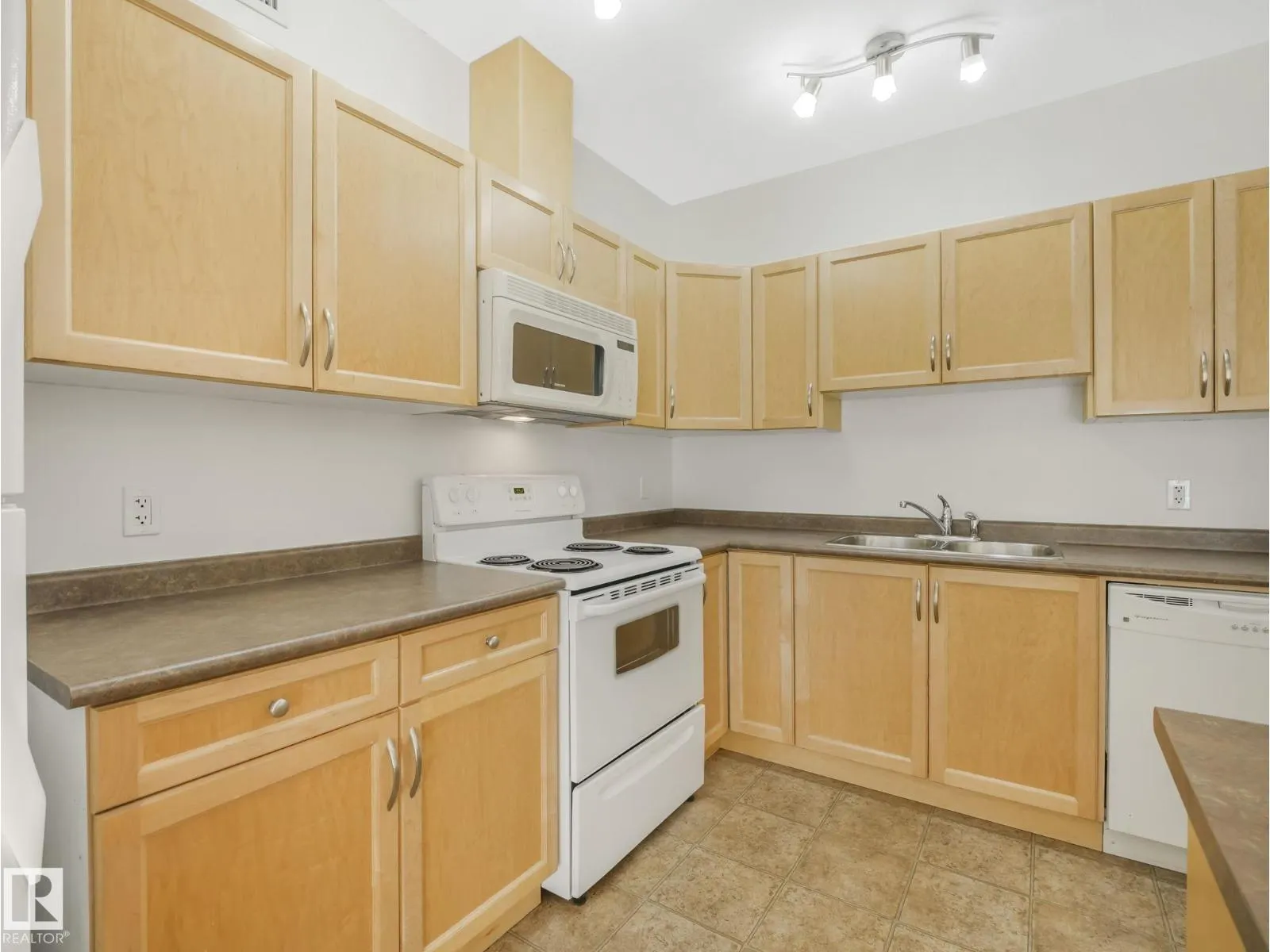 #210 105 WEST HAVEN DR