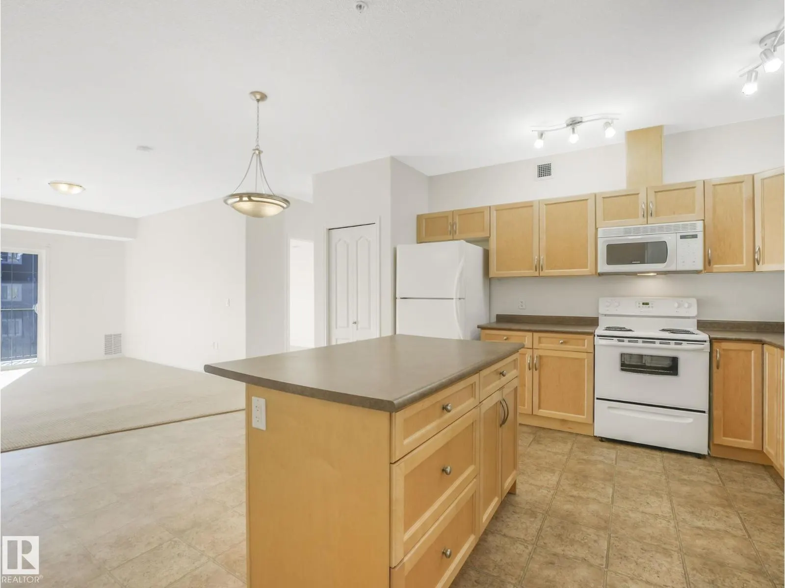 #210 105 WEST HAVEN DR