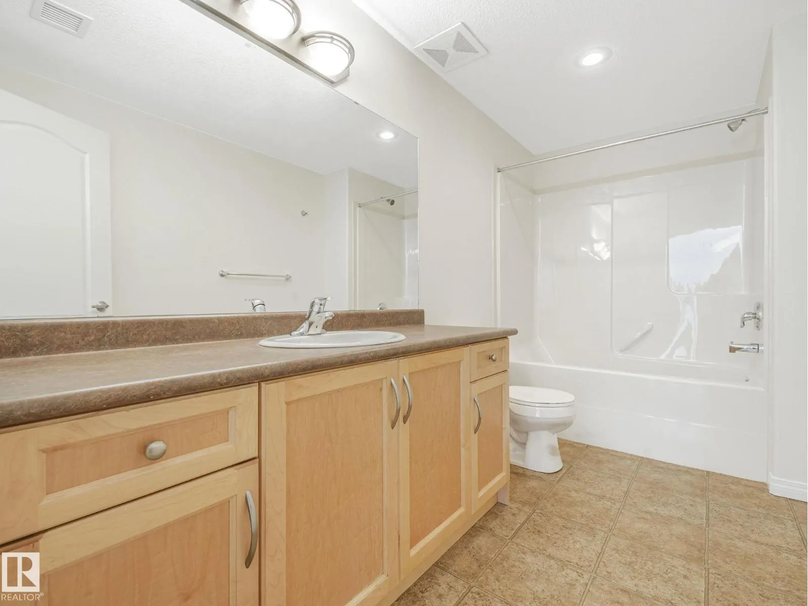 #210 105 WEST HAVEN DR
