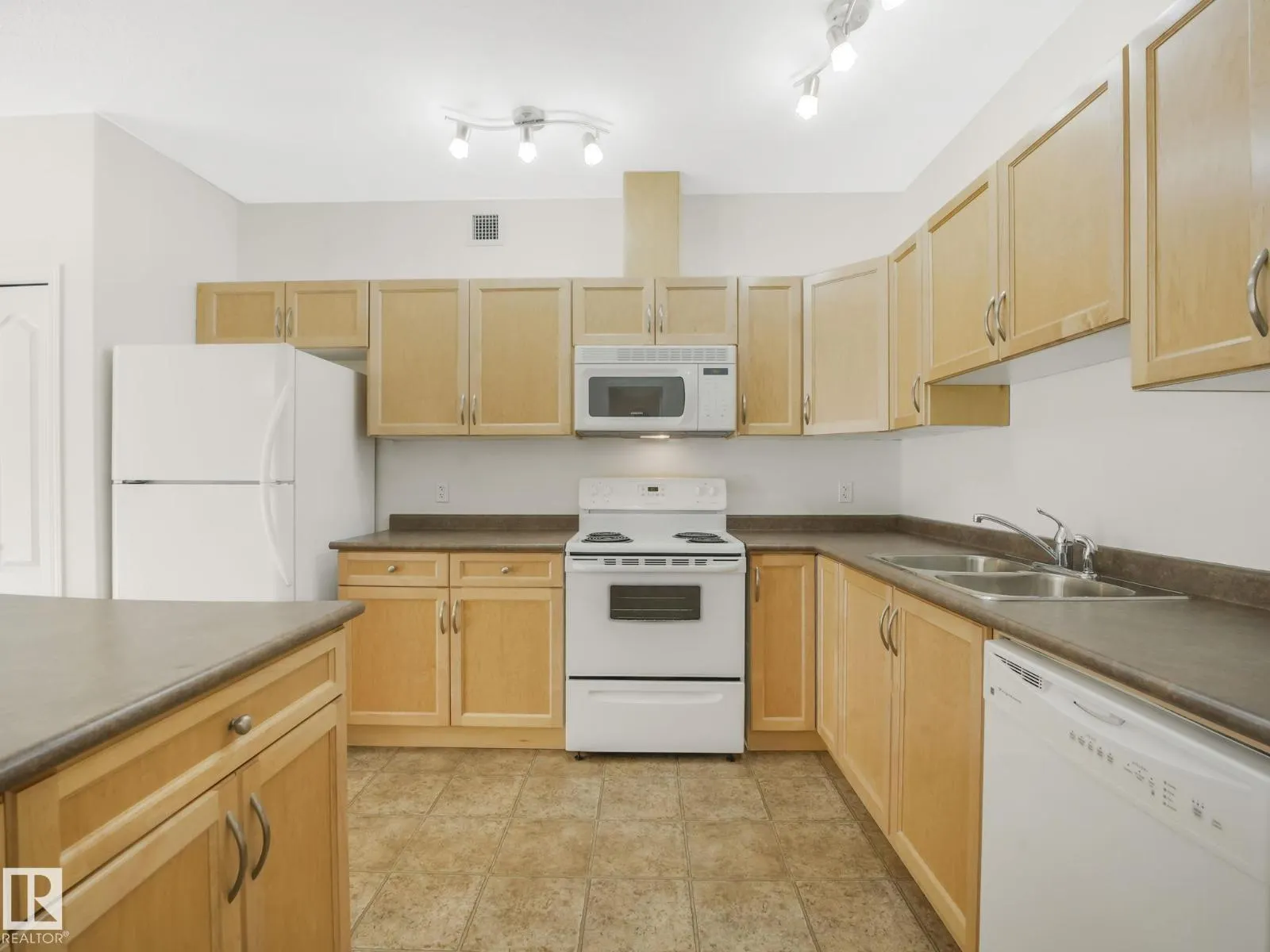 #210 105 WEST HAVEN DR