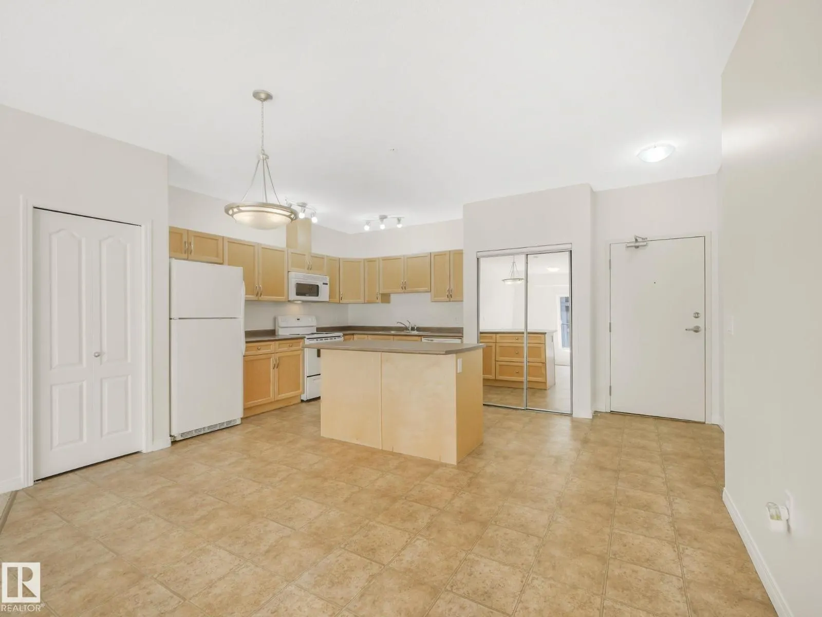 #210 105 WEST HAVEN DR